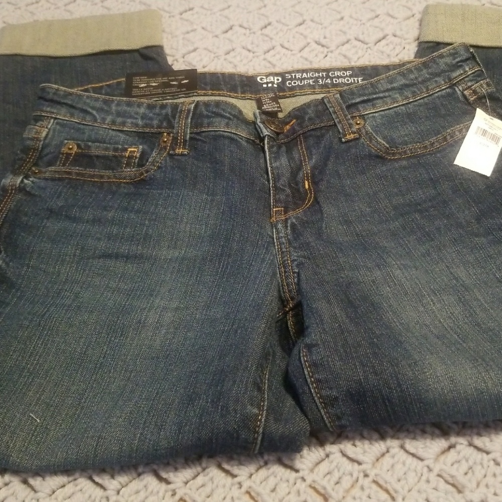 NWT GAP CAPRI'S